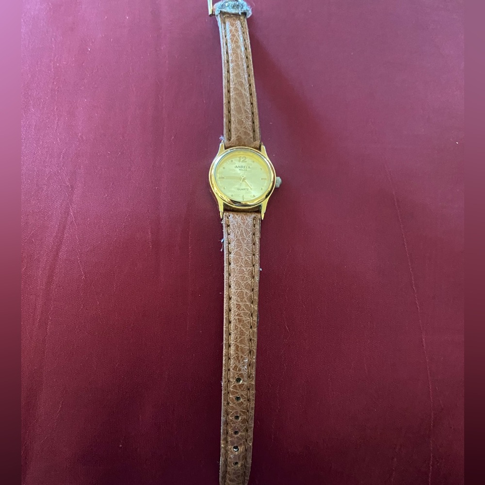 Ladies Watch - Picture 4 of 8